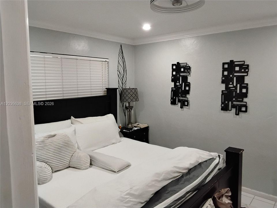 En Venta: $569,000 (3 camas, 2 baños, 1318 Pies cuadrados)