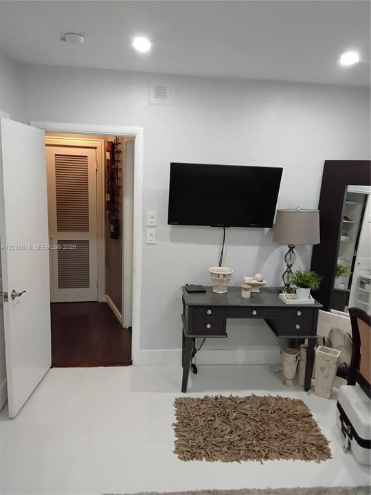 En Venta: $569,000 (3 camas, 2 baños, 1318 Pies cuadrados)