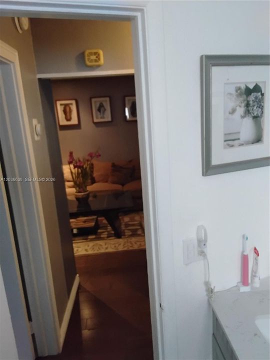 En Venta: $569,000 (3 camas, 2 baños, 1318 Pies cuadrados)