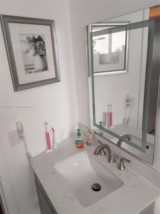 En Venta: $569,000 (3 camas, 2 baños, 1318 Pies cuadrados)