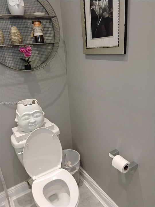 En Venta: $569,000 (3 camas, 2 baños, 1318 Pies cuadrados)