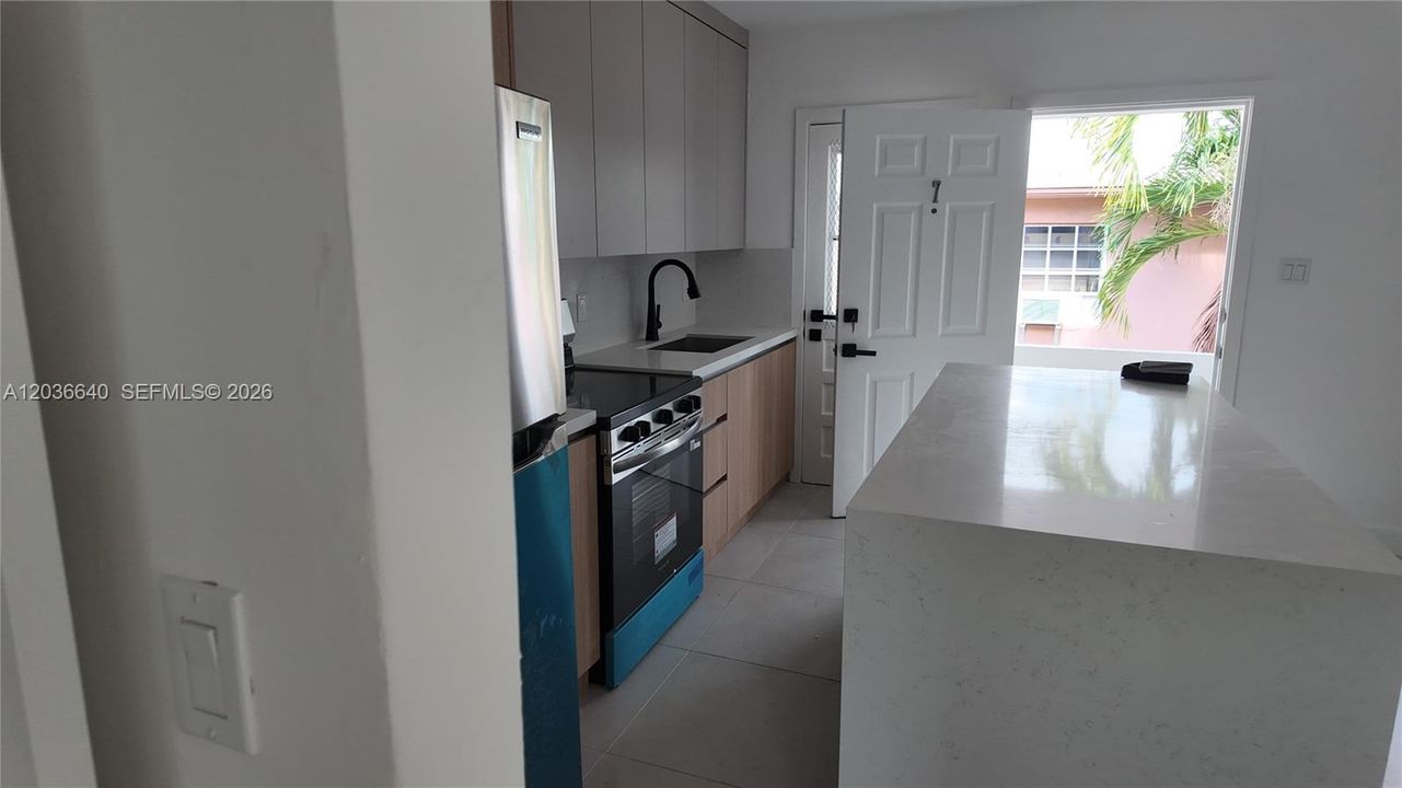 В аренду: $2,350 (1 спален, 1 ванн, 697 Квадратных фут)