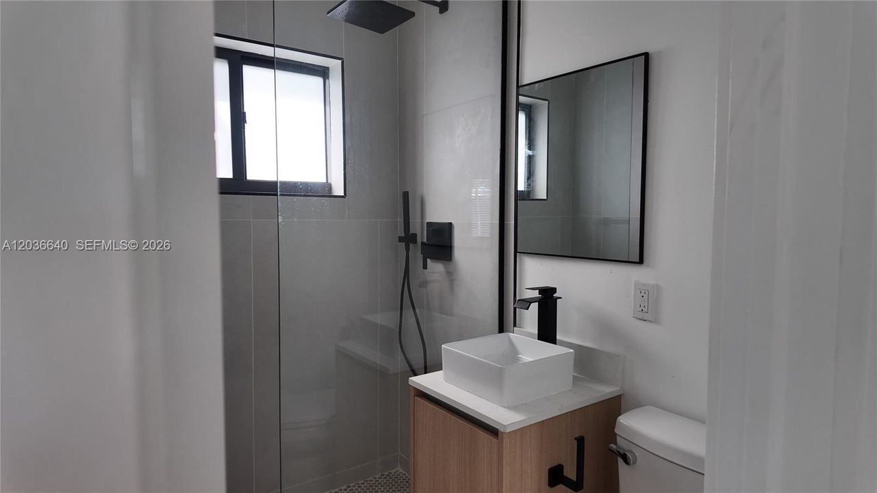 В аренду: $2,350 (1 спален, 1 ванн, 697 Квадратных фут)