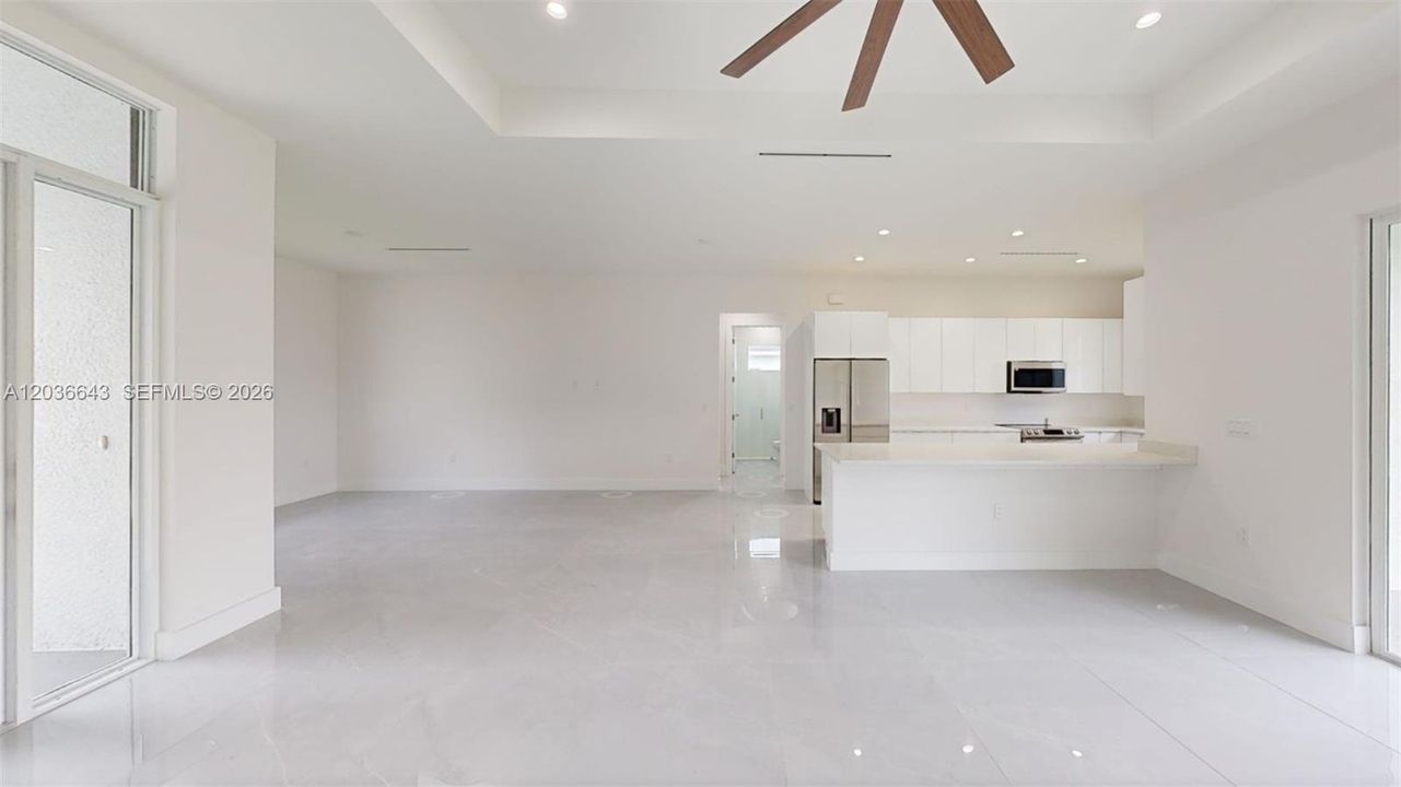 For Rent: $2,200 (3 beds, 2 baths, 1635 Square Feet)