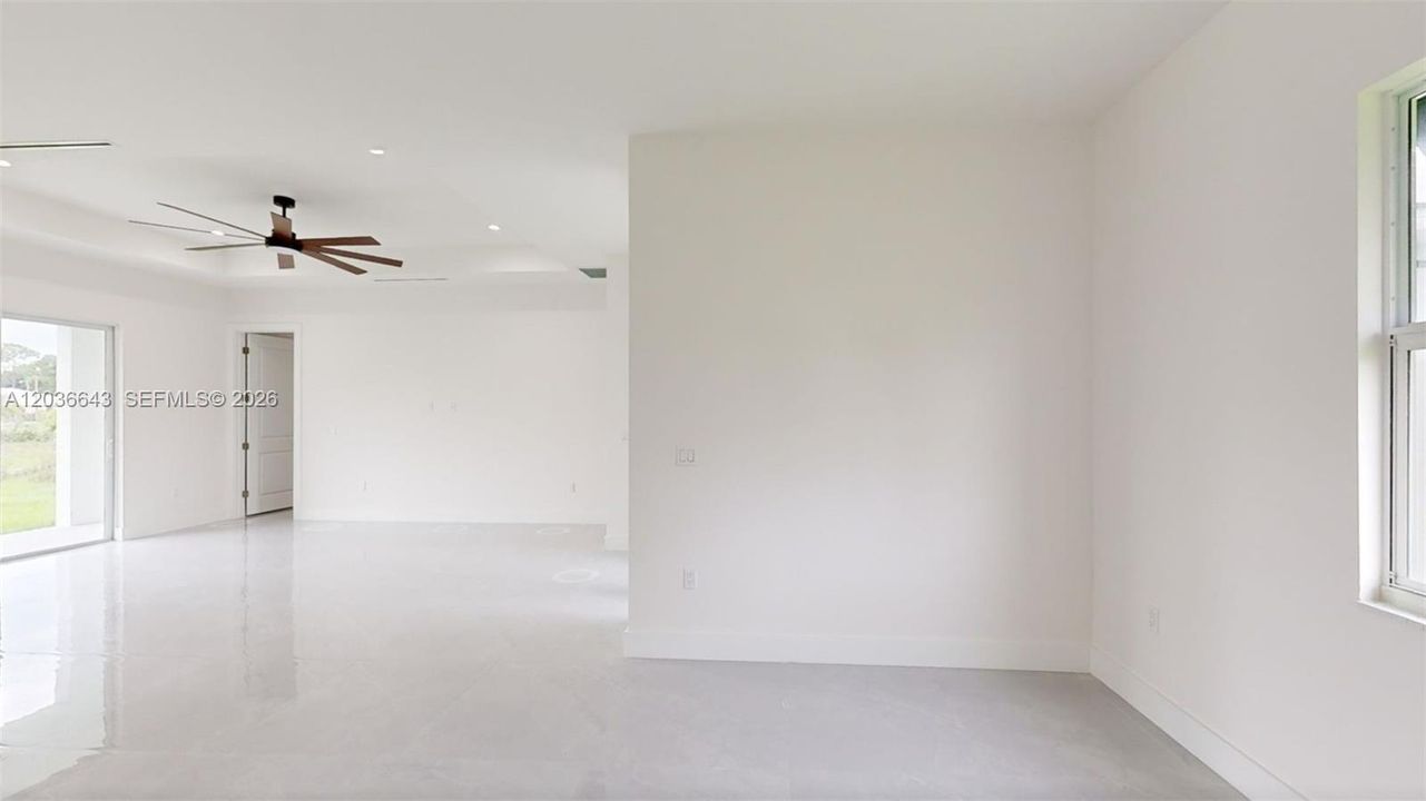 For Rent: $2,200 (3 beds, 2 baths, 1635 Square Feet)