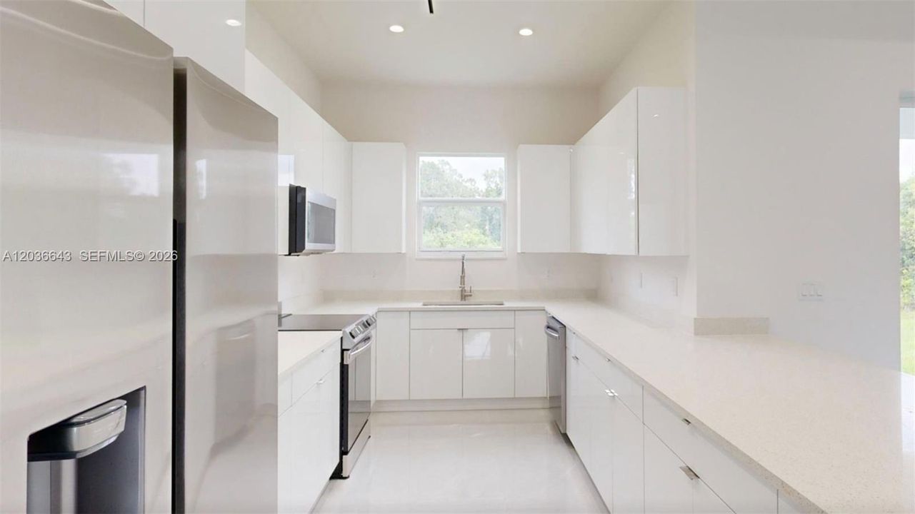 For Rent: $2,200 (3 beds, 2 baths, 1635 Square Feet)