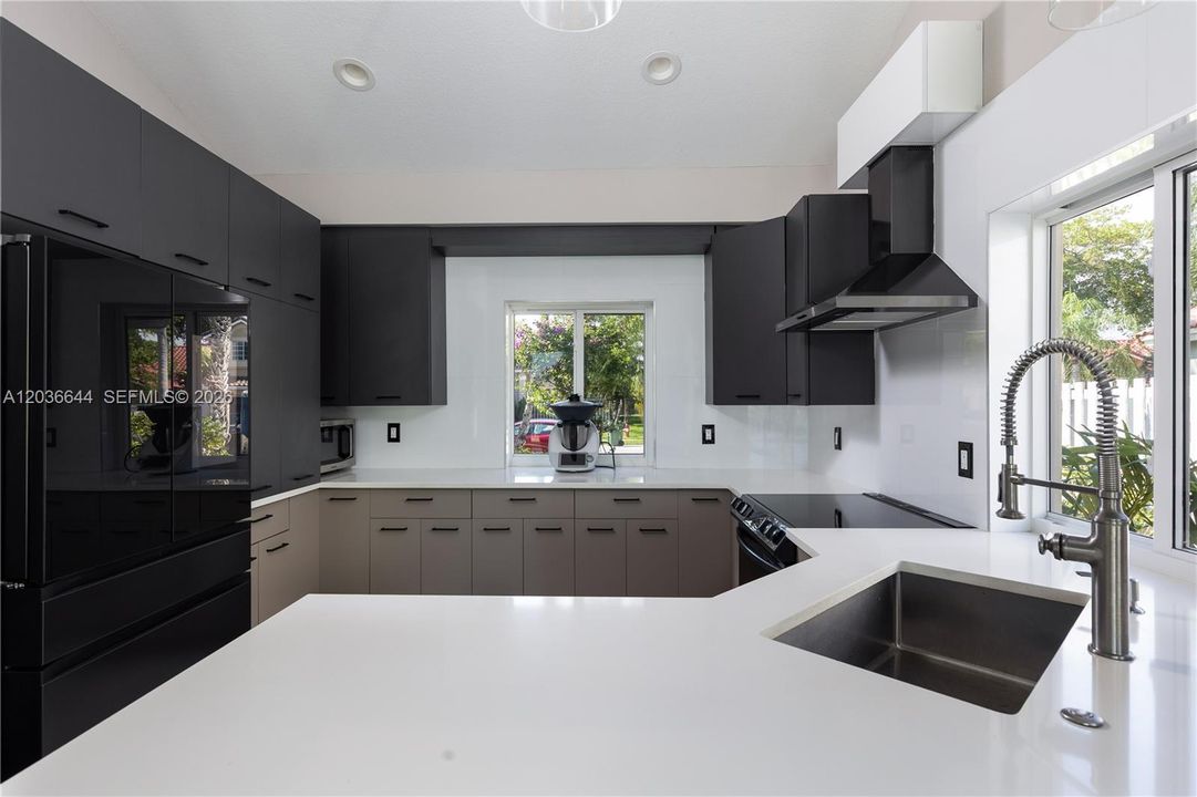 For Sale: $1,100,000 (4 beds, 3 baths, 2394 Square Feet)