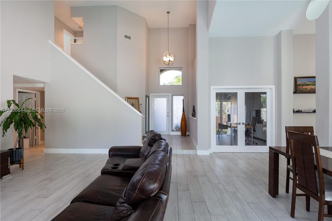 For Sale: $1,100,000 (4 beds, 3 baths, 2394 Square Feet)
