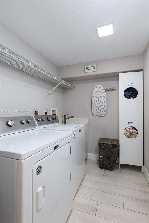 For Sale: $1,100,000 (4 beds, 3 baths, 2394 Square Feet)