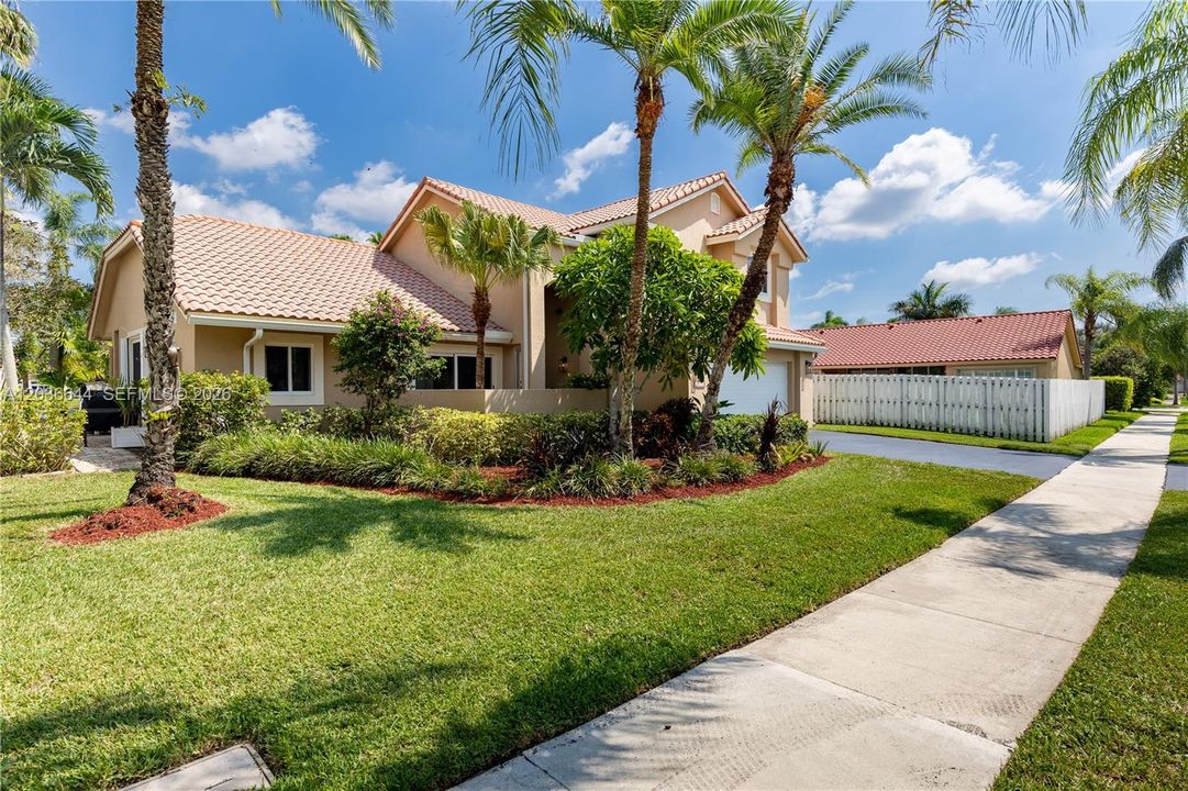 For Sale: $1,100,000 (4 beds, 3 baths, 2394 Square Feet)