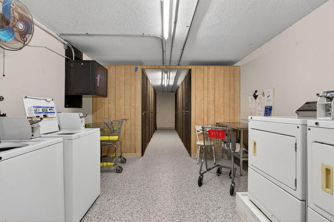 CLEAN LAUNDRY ROOM