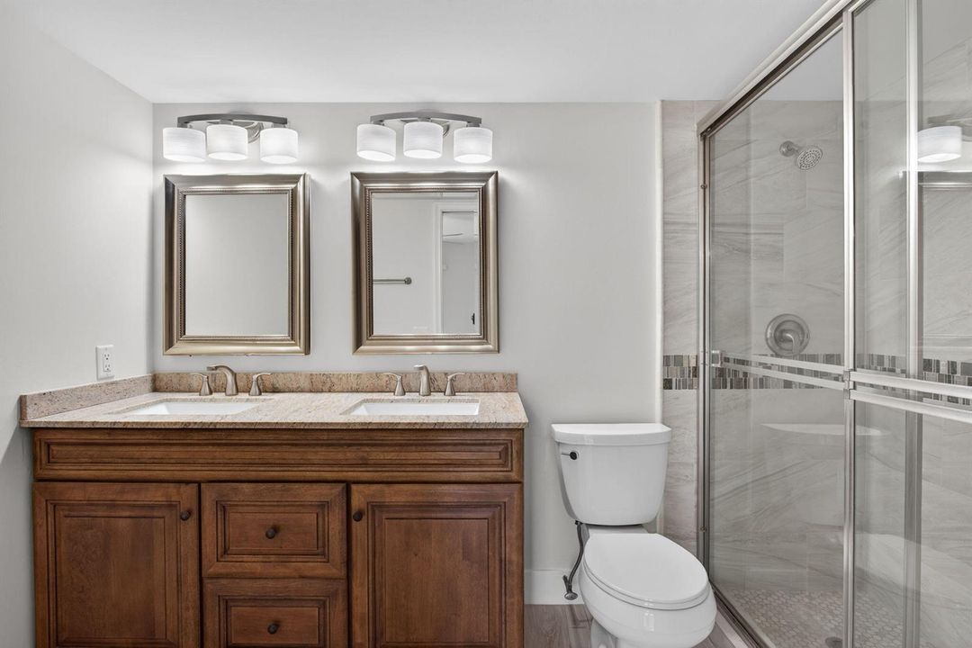 MAIN BATHROOM SHOWER