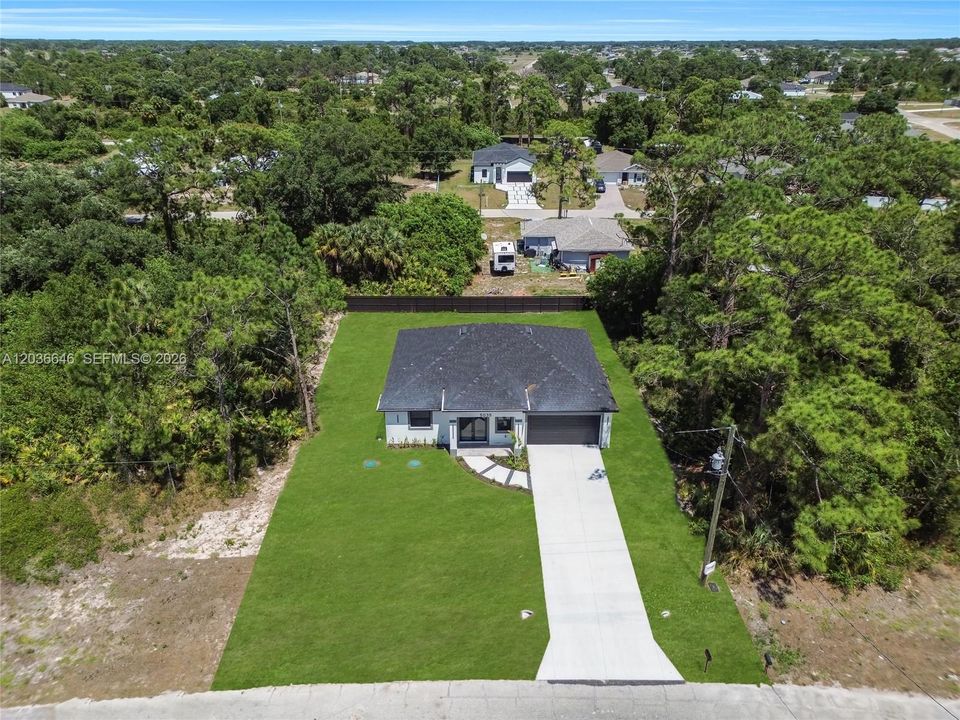 For Sale: $349,900 (3 beds, 2 baths, 1571 Square Feet)