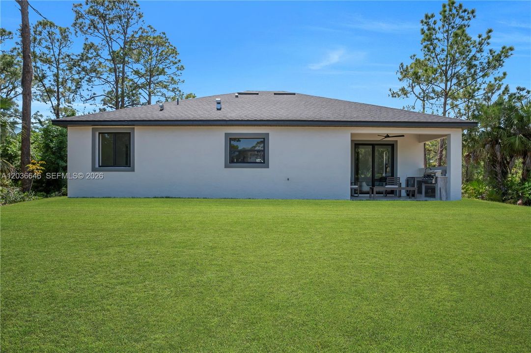For Sale: $349,900 (3 beds, 2 baths, 1571 Square Feet)
