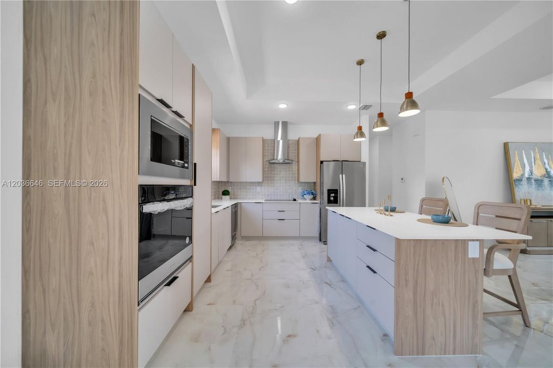 For Sale: $349,900 (3 beds, 2 baths, 1571 Square Feet)