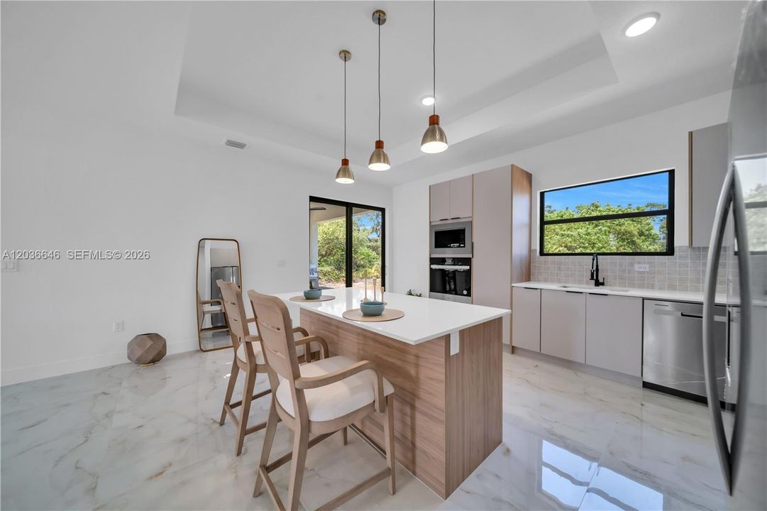 For Sale: $349,900 (3 beds, 2 baths, 1571 Square Feet)