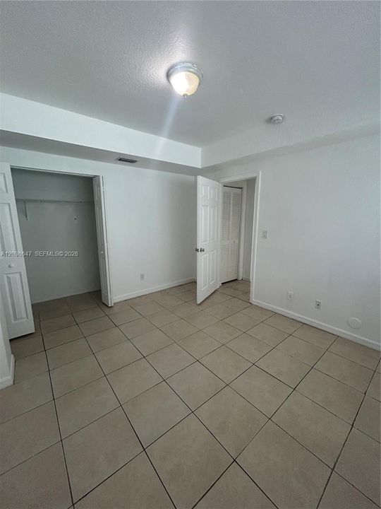 В аренду: $1,950 (1 спален, 1 ванн, 10243 Квадратных фут)