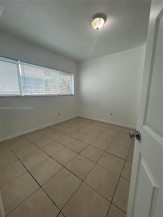 В аренду: $1,950 (1 спален, 1 ванн, 10243 Квадратных фут)