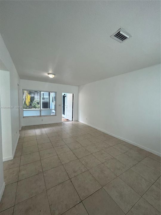 В аренду: $1,950 (1 спален, 1 ванн, 10243 Квадратных фут)