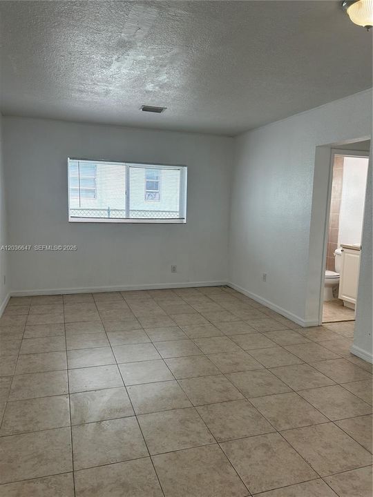 В аренду: $1,950 (1 спален, 1 ванн, 10243 Квадратных фут)