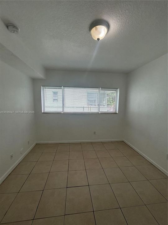 В аренду: $1,950 (1 спален, 1 ванн, 10243 Квадратных фут)