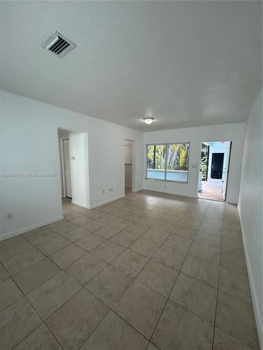 В аренду: $1,950 (1 спален, 1 ванн, 10243 Квадратных фут)