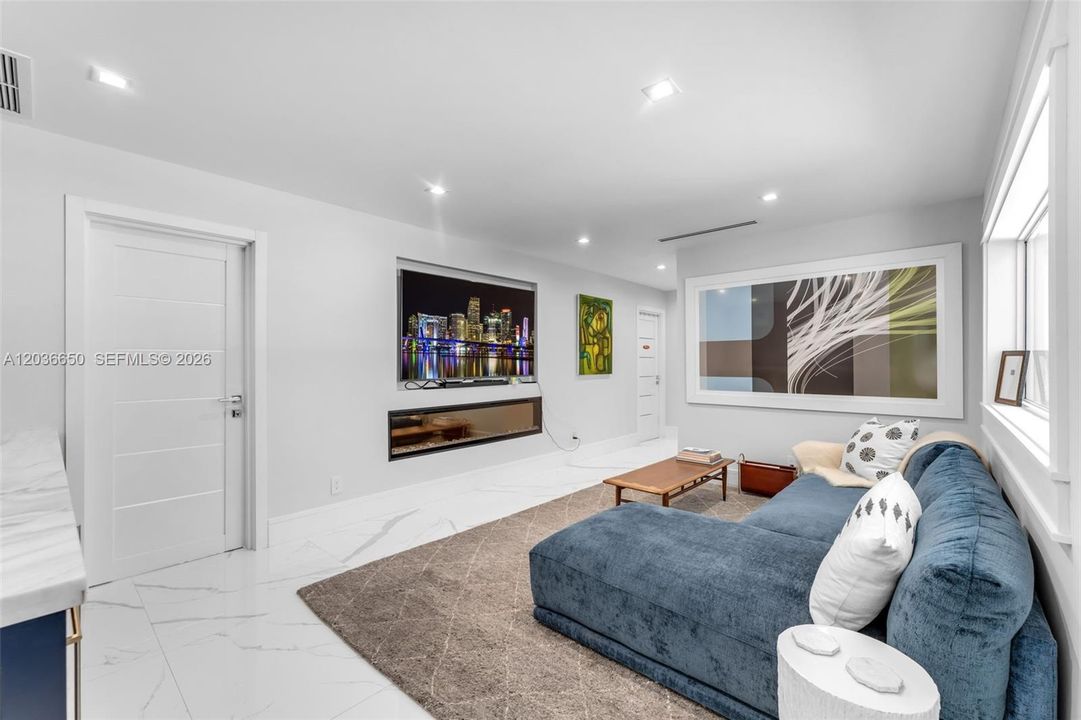 For Sale: $2,650,000 (4 beds, 4 baths, 2504 Square Feet)