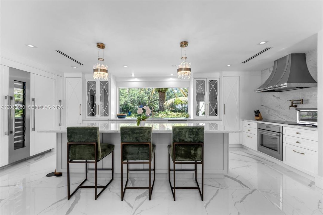 For Sale: $2,650,000 (4 beds, 4 baths, 2504 Square Feet)