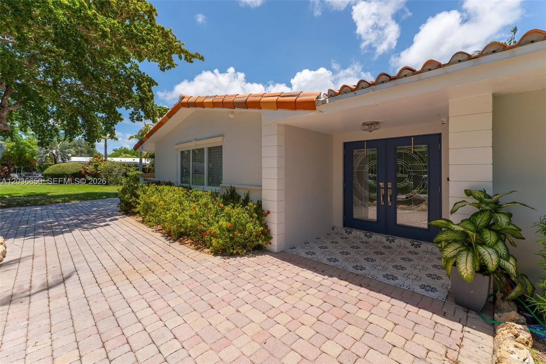 For Sale: $2,650,000 (4 beds, 4 baths, 2504 Square Feet)