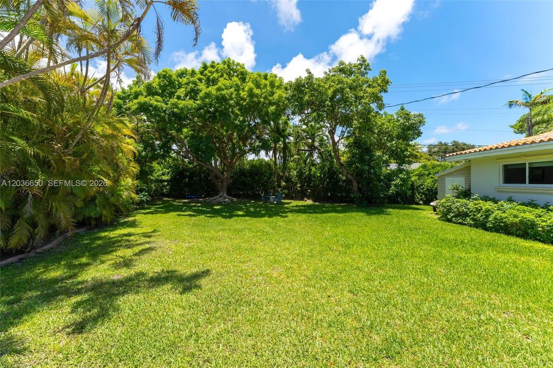 For Sale: $2,650,000 (4 beds, 4 baths, 2504 Square Feet)