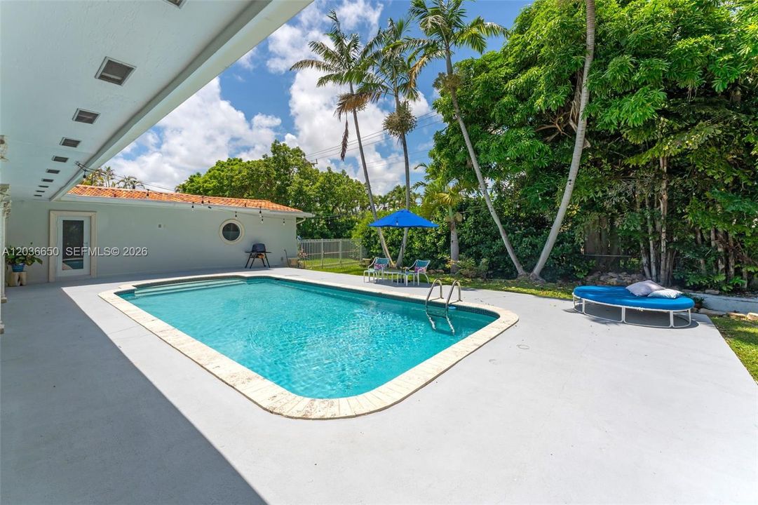 For Sale: $2,650,000 (4 beds, 4 baths, 2504 Square Feet)