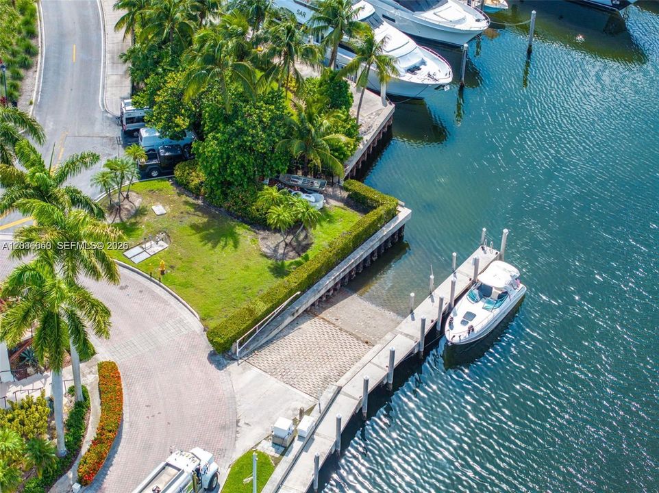 For Sale: $2,650,000 (4 beds, 4 baths, 2504 Square Feet)