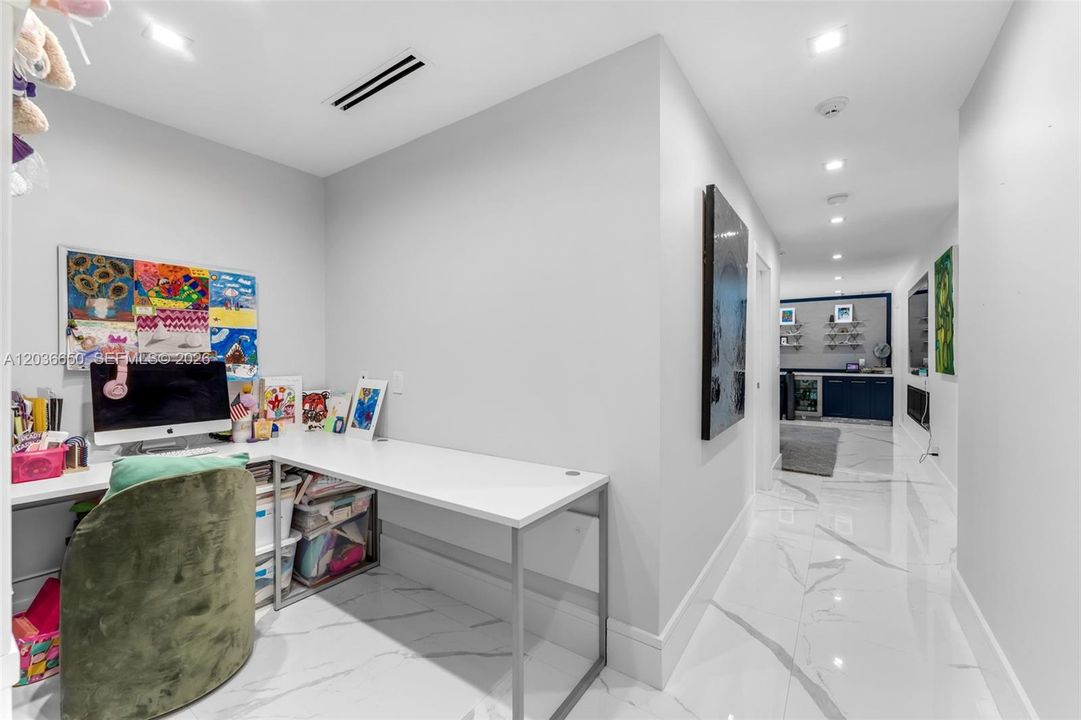 For Sale: $2,650,000 (4 beds, 4 baths, 2504 Square Feet)