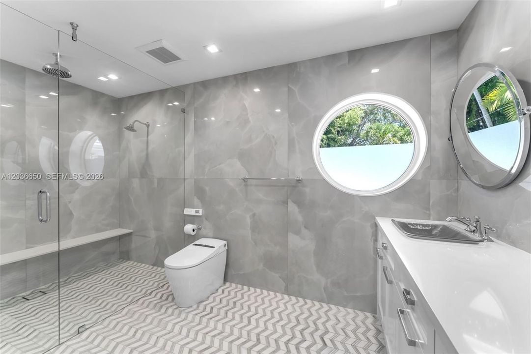 For Sale: $2,650,000 (4 beds, 4 baths, 2504 Square Feet)