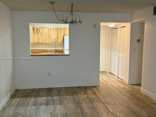 For Sale: $220,000 (1 beds, 1 baths, 727 Square Feet)