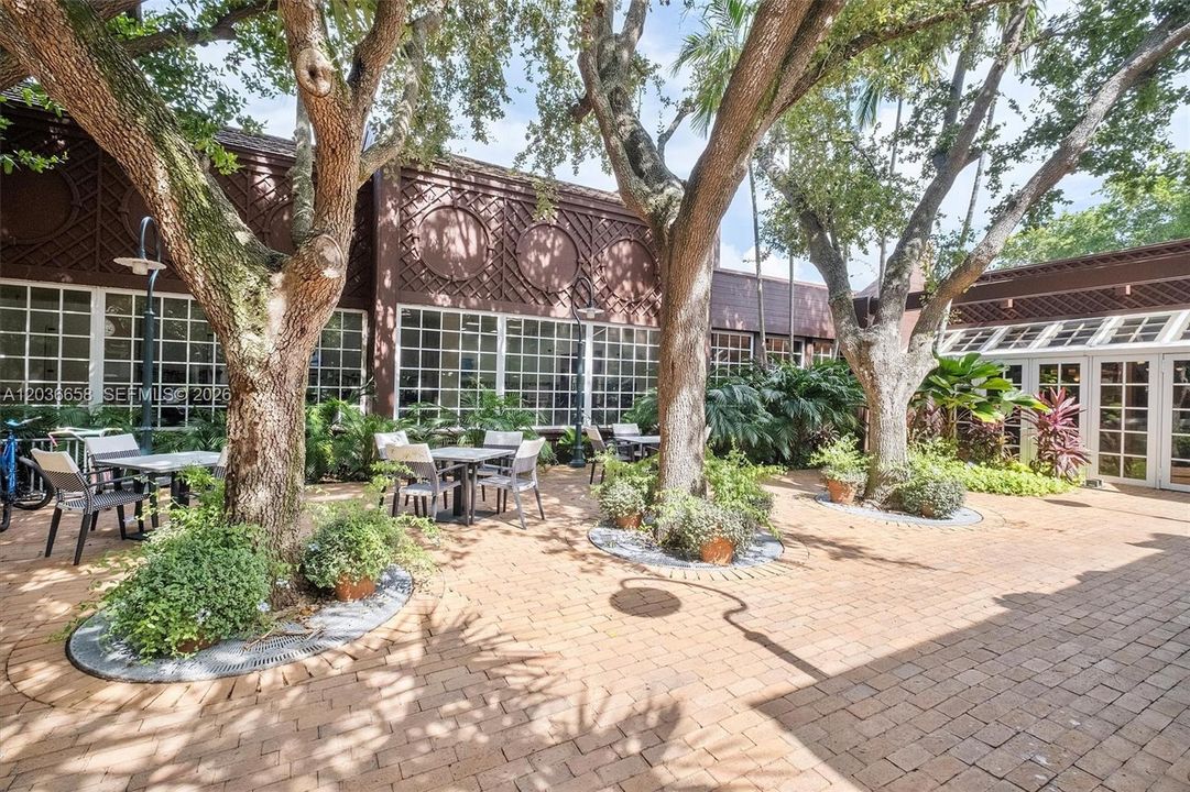 For Sale: $475,000 (2 beds, 2 baths, 1538 Square Feet)