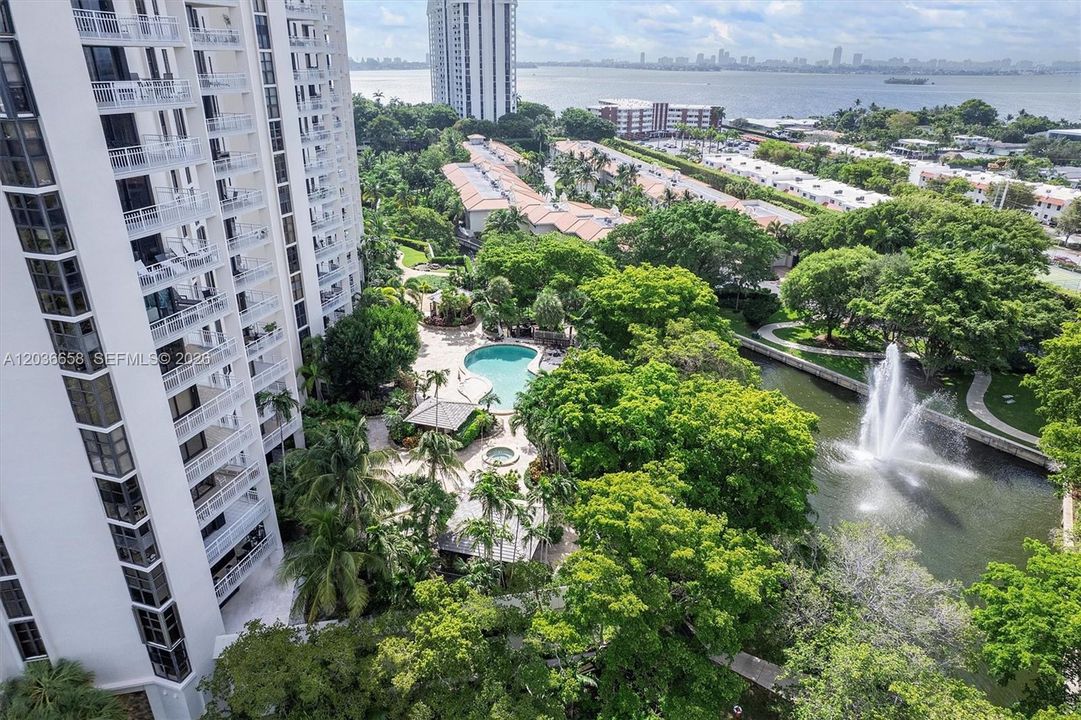 For Sale: $475,000 (2 beds, 2 baths, 1538 Square Feet)