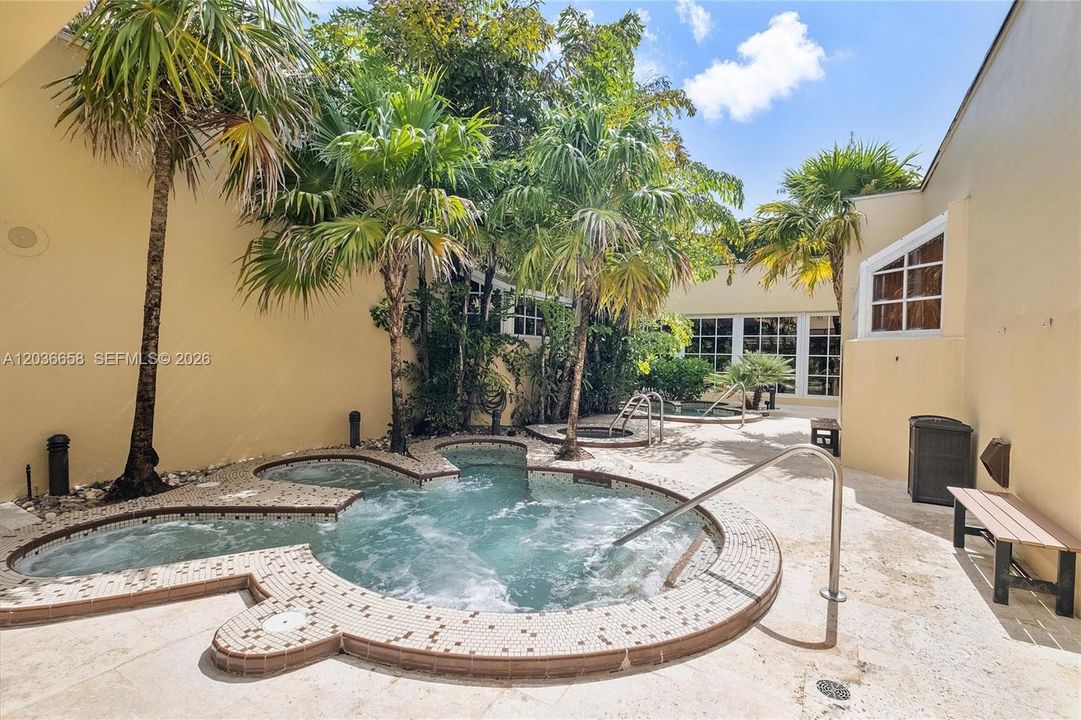 For Sale: $475,000 (2 beds, 2 baths, 1538 Square Feet)