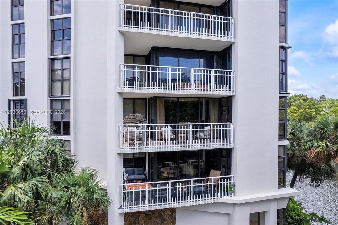 For Sale: $475,000 (2 beds, 2 baths, 1538 Square Feet)