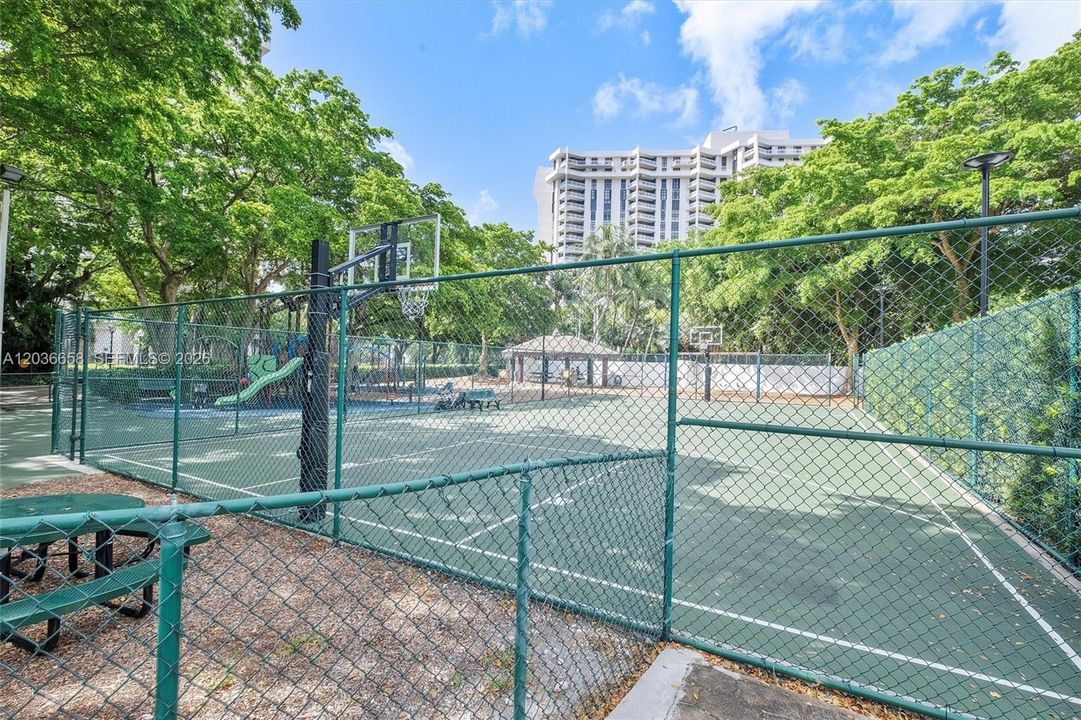 For Sale: $475,000 (2 beds, 2 baths, 1538 Square Feet)