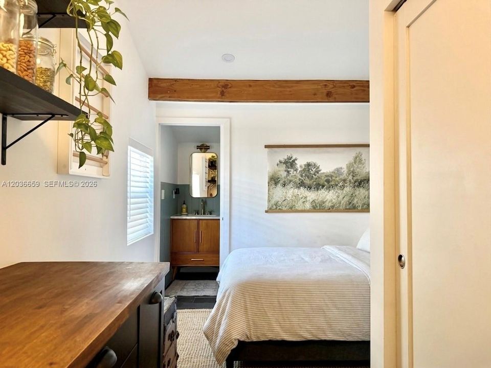En Venta: $899,000 (3 camas, 2 baños, 970 Pies cuadrados)