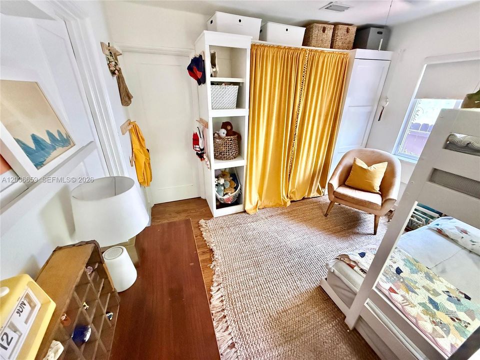 En Venta: $899,000 (3 camas, 2 baños, 970 Pies cuadrados)