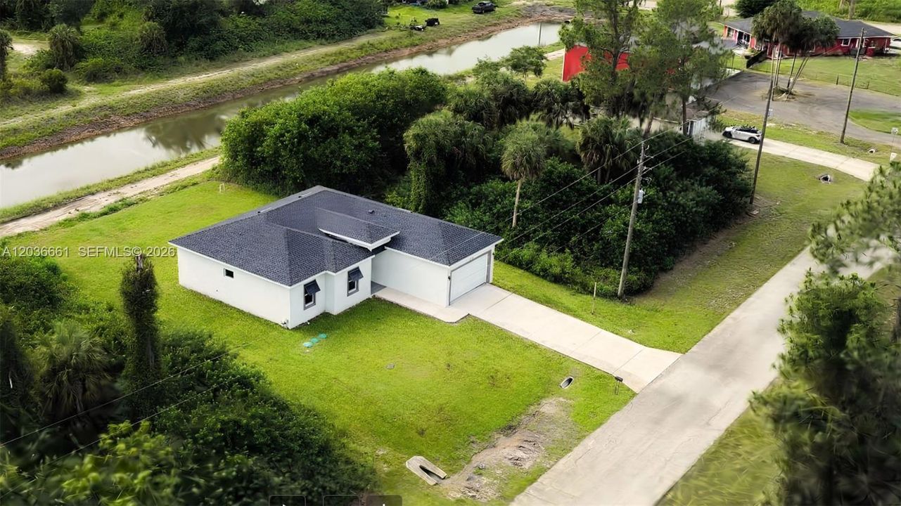 For Rent: $2,200 (3 beds, 2 baths, 1635 Square Feet)