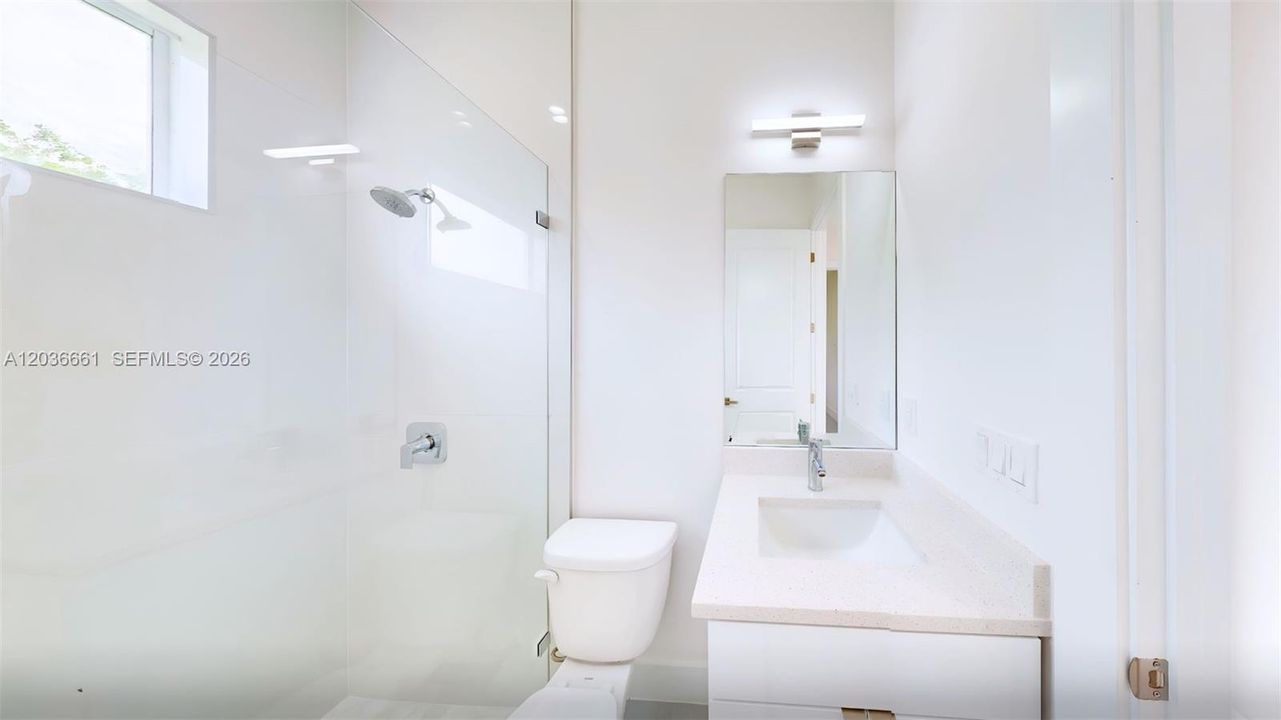 For Rent: $2,200 (3 beds, 2 baths, 1635 Square Feet)