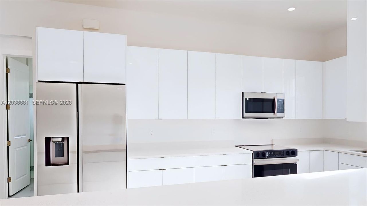 For Rent: $2,200 (3 beds, 2 baths, 1635 Square Feet)