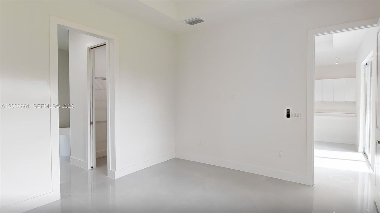 For Rent: $2,200 (3 beds, 2 baths, 1635 Square Feet)