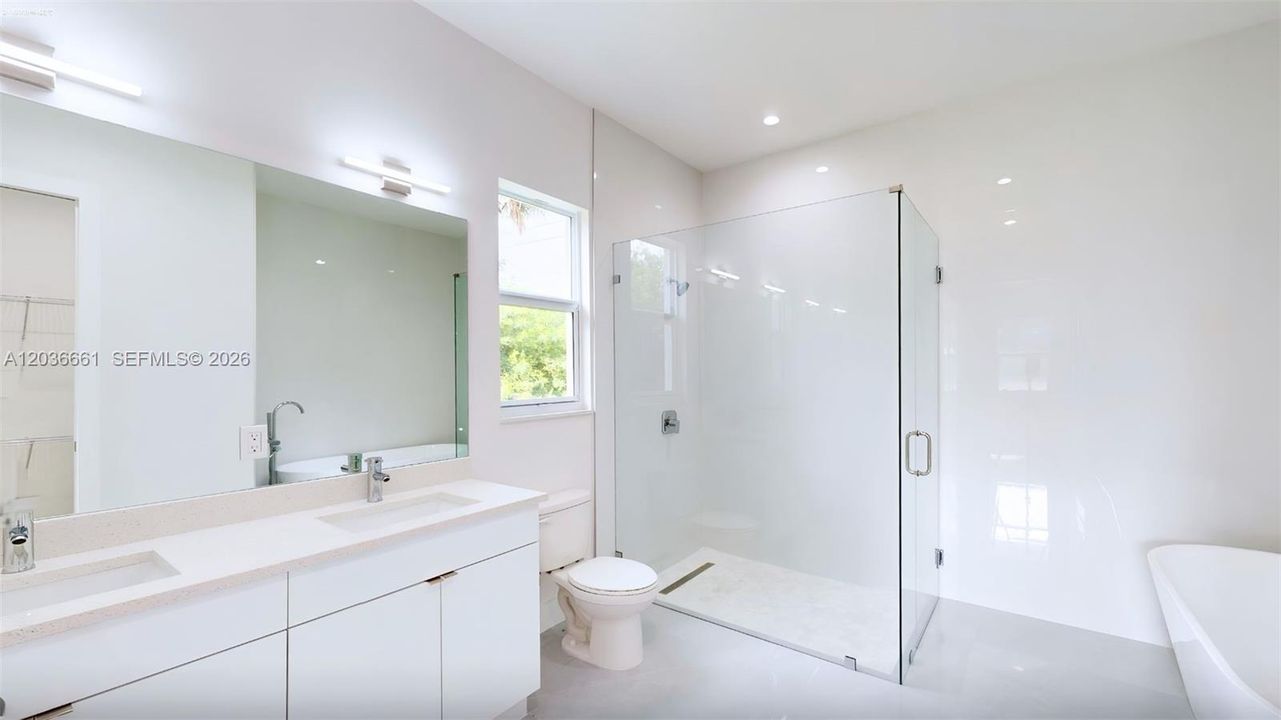 For Rent: $2,200 (3 beds, 2 baths, 1635 Square Feet)