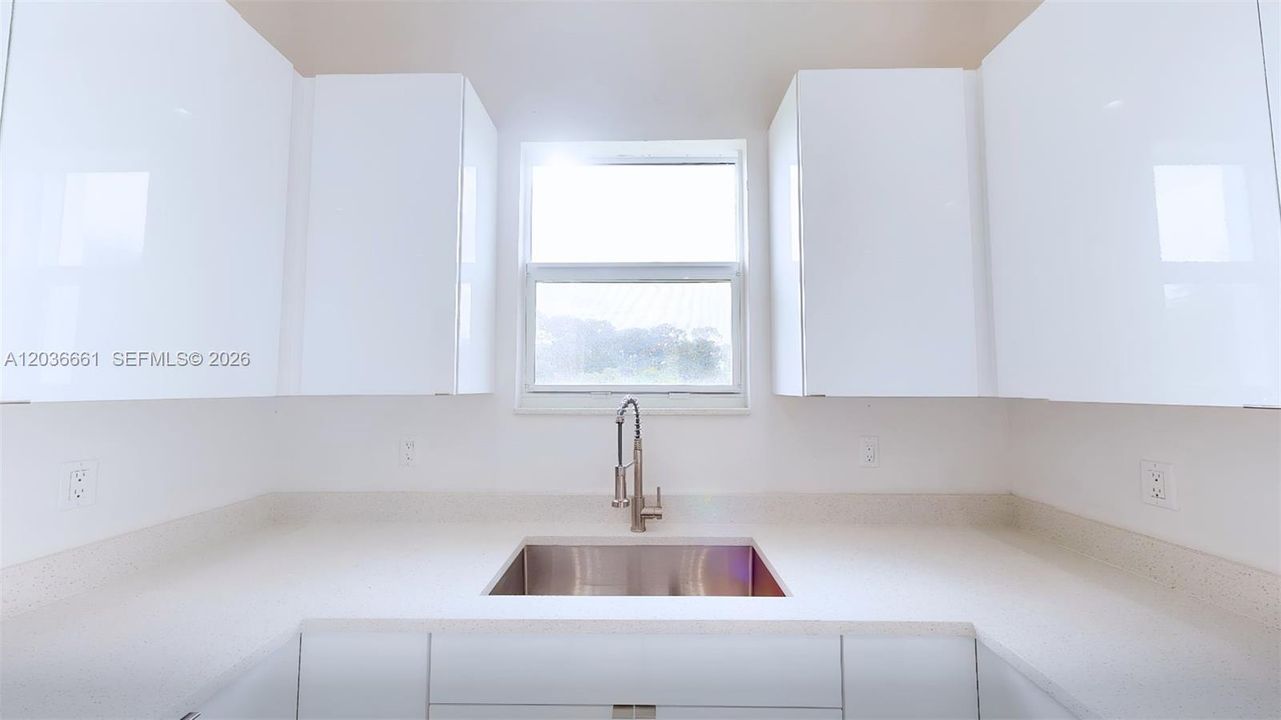 For Rent: $2,200 (3 beds, 2 baths, 1635 Square Feet)