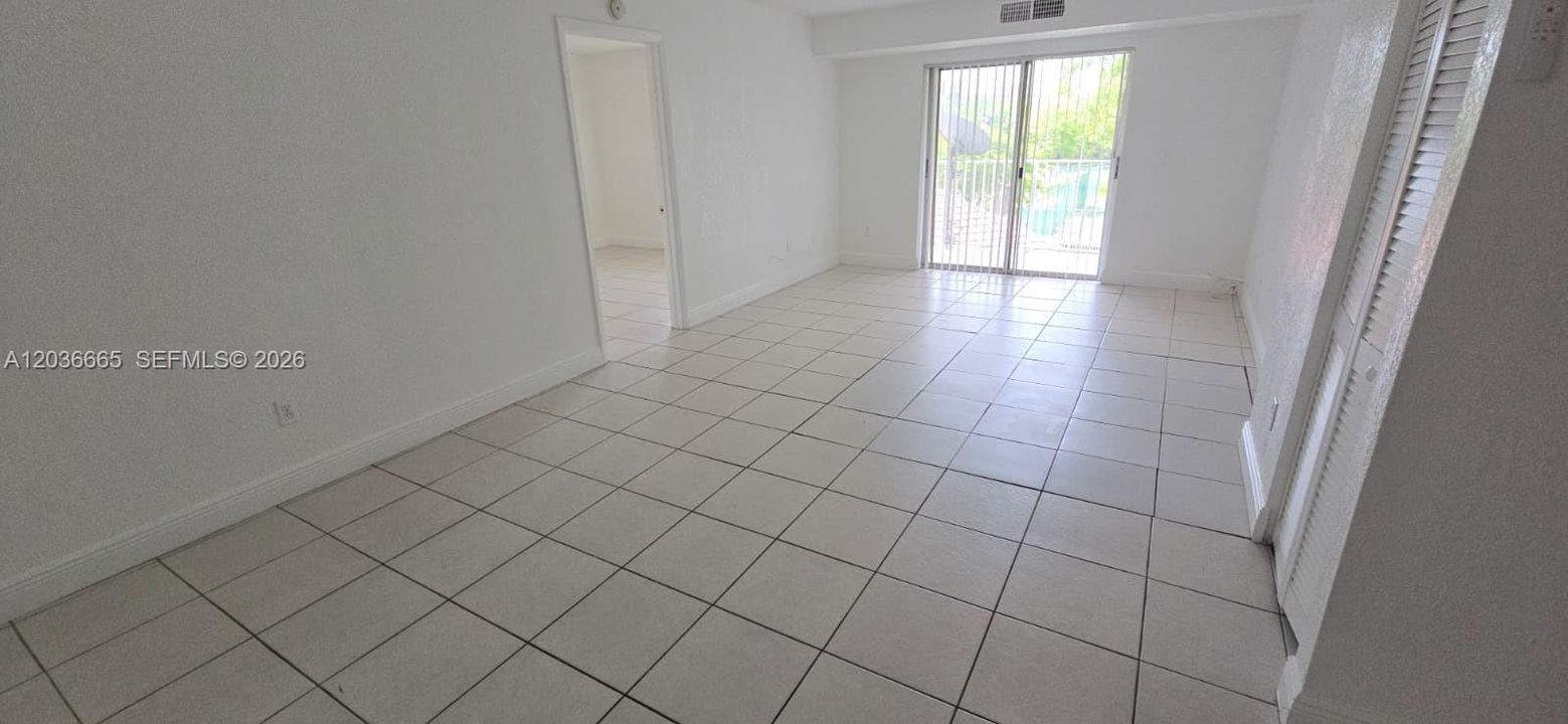 В аренду: $1,850 (2 спален, 2 ванн, 980 Квадратных фут)