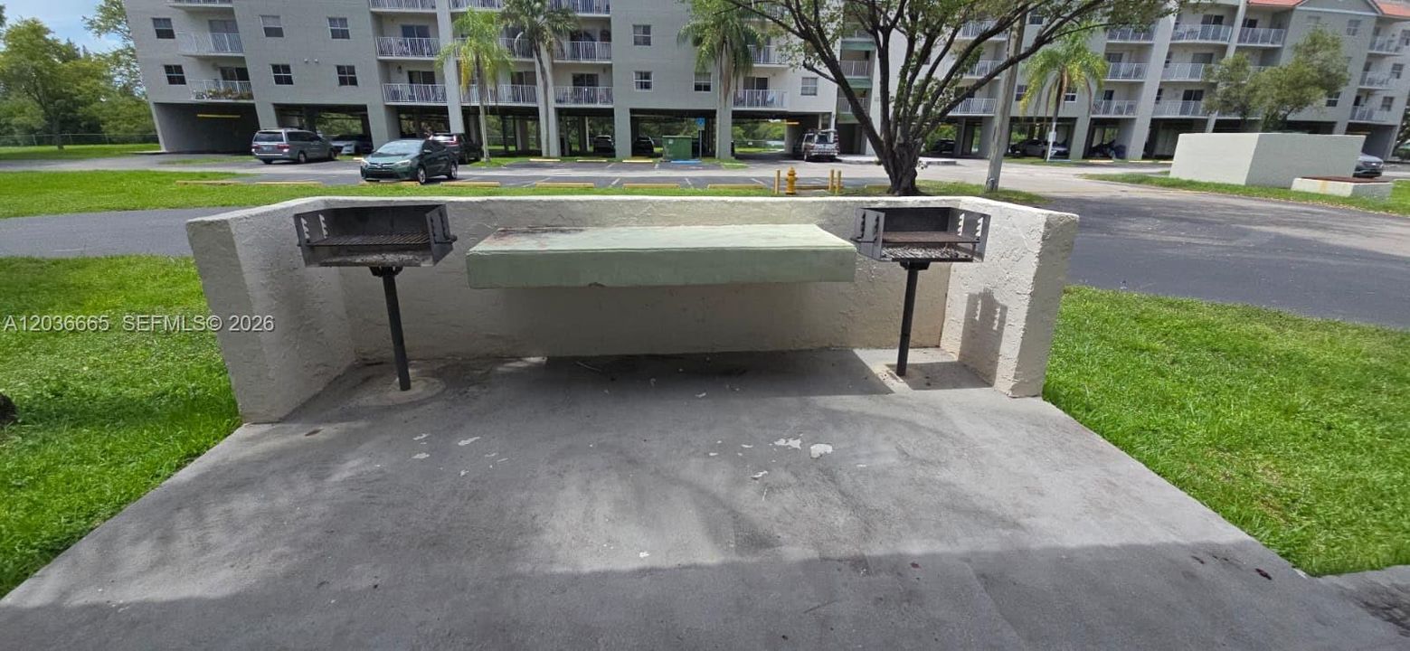В аренду: $1,850 (2 спален, 2 ванн, 980 Квадратных фут)